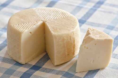 Livro-sobre-queijo-mineiro-artesanal-de-Araxa-lançado-alt