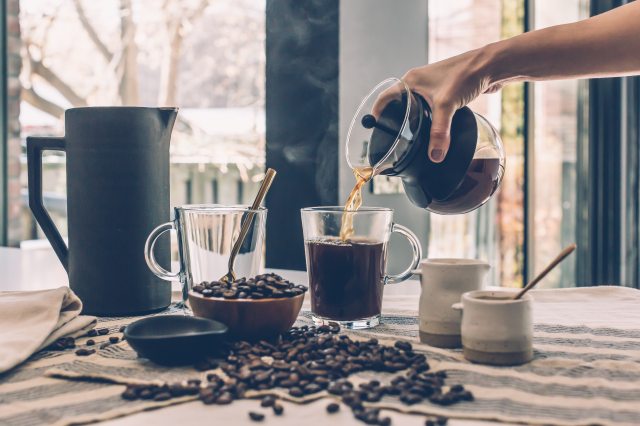 Você conhece a diferença entre cafeína natural ou adicionada?